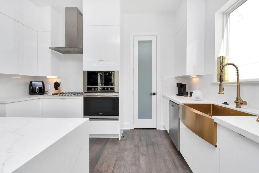 The Suite Spot! Downtown Skyline Views! Sleeps 12 Houston Exterior foto